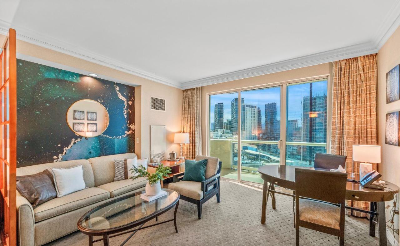 Balcony Full Strip View Suite Mgm Signature Free Valet Лас-Вегас Экстерьер фото